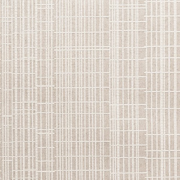 Как подрезать обои под розетки?